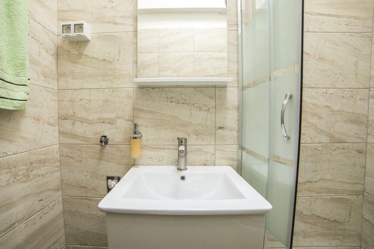 Midtown Center Apartments Задар Екстериор снимка